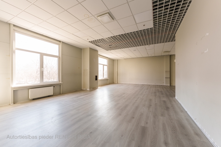 Объявление. Сдается коммерческое помещение в Золитуде, Т/Ц \'IXO\'.  + 2-й этаж. + Активный поток людей в Цена: 1640 EUR/мес. Foto #4