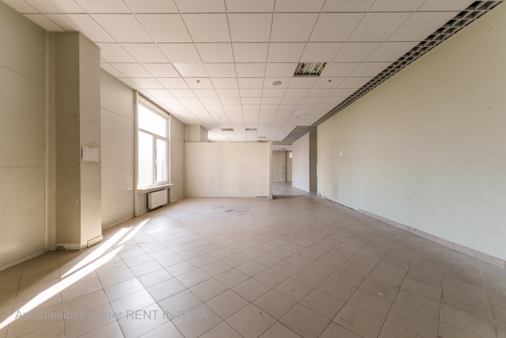 Объявление. Сдается коммерческое помещение в Золитуде, Т/Ц \'IXO\'.  + 2-й этаж. + Активный поток людей в Цена: 1640 EUR/мес. Foto #5