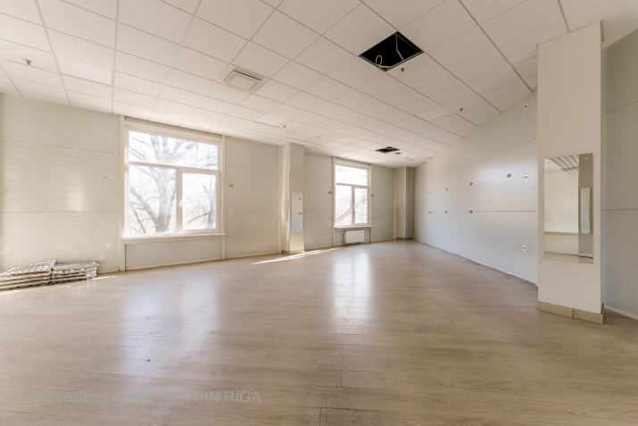 Объявление. Сдается коммерческое помещение в Золитуде, Т/Ц \'IXO\'.  + 2-й этаж. + Активный поток людей в Цена: 1640 EUR/мес. Foto #6