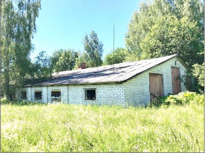 Sludinājumi. Iegādei pieejams zemes gabals 13,25 ha apjomē ar esošu būvi uz tā.  Kadastra apzīmējums: 6846 010 Cena: 21560 EUR Foto #2