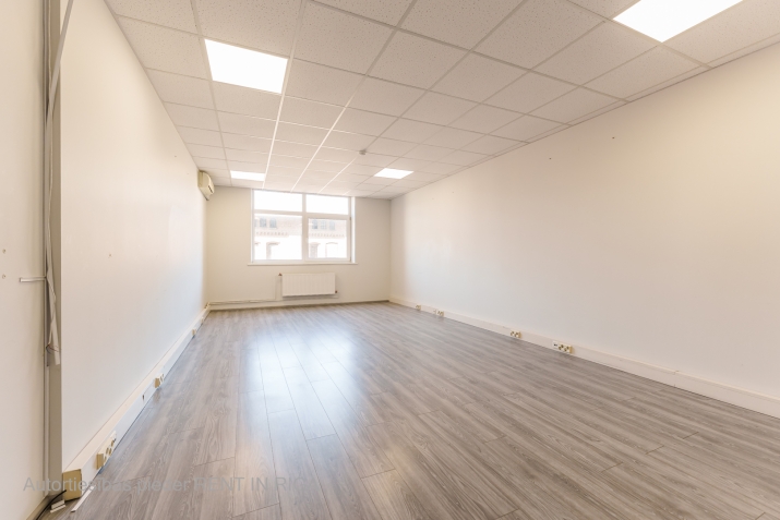 Sludinājumi. Iznomā biroja telpas Elijas ielā 17.  + renovēta biroju ēka + kopējā platība  164,9 m2 + birojs Cena: 1402 EUR/mēn Foto #1