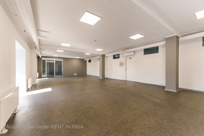 Sludinājumi. Iznomā biroja telpas Elijas ielā 17.  + renovēta biroju ēka + kopējā platība  168,5 m2 + birojs Cena: 1432 EUR/mēn Foto #2