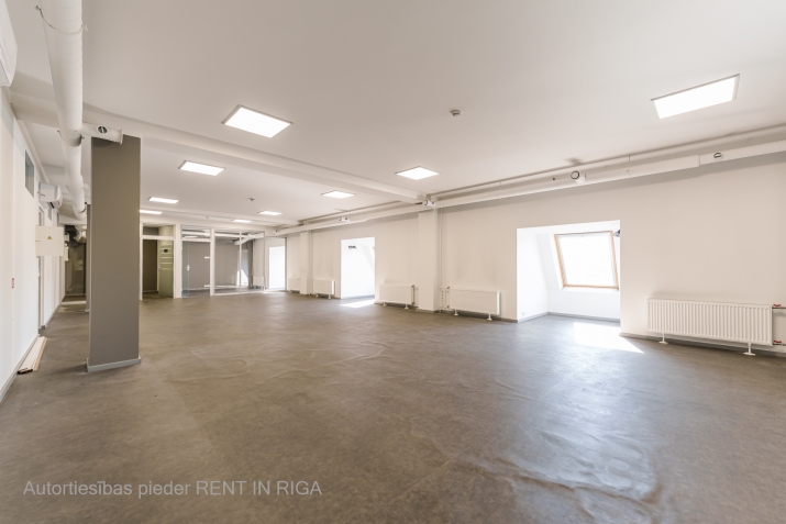 Sludinājumi. Iznomā biroja telpas Elijas ielā 17.  + renovēta biroju ēka + kopējā platība  168,5 m2 + birojs Cena: 1432 EUR/mēn Foto #1