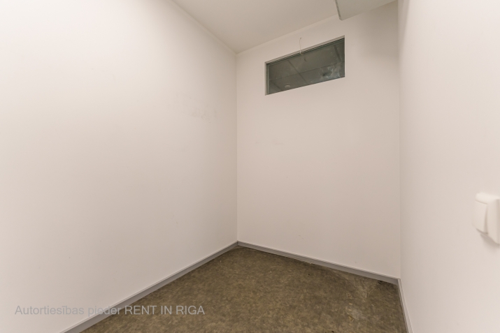 Sludinājumi. Iznomā biroja telpas Elijas ielā 17.  + renovēta biroju ēka + kopējā platība  168,5 m2 + birojs Cena: 1432 EUR/mēn Foto #7