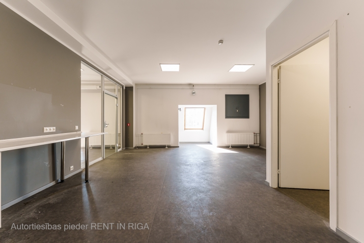 Sludinājumi. Iznomā biroja telpas Elijas ielā 17.  + renovēta biroju ēka + kopējā platība  168,5 m2 + birojs Cena: 1432 EUR/mēn Foto #9