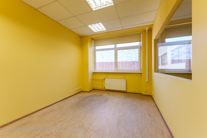 Sludinājumi. Iznomā biroja telpas Elijas ielā 17.  + renovēta biroju ēka + kopējā platība  272,6 m2 + birojs Cena: 2317 EUR/mēn Foto #7