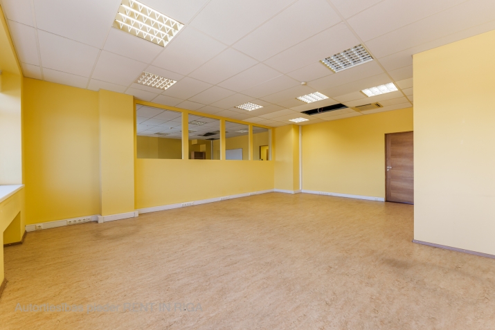Sludinājumi. Iznomā biroja telpas Elijas ielā 17.  + renovēta biroju ēka + kopējā platība  272,6 m2 + birojs Cena: 2317 EUR/mēn Foto #8