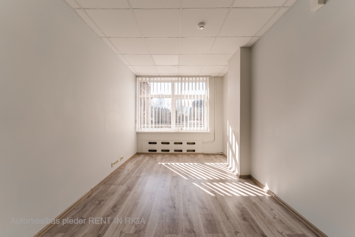 Sludinājumi. Iznomā biroja telpas Elijas ielā 17.  + renovēta biroju ēka + kopējā platība  91,7 m2 + birojs Cena: 779 EUR/mēn Foto #5