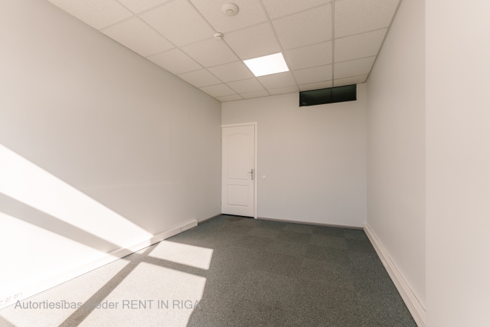 Sludinājumi. Iznomā biroja telpas Elijas ielā 17.  + renovēta biroju ēka + kopējā platība  40,9 m2 + birojs Cena: 348 EUR/mēn Foto #5