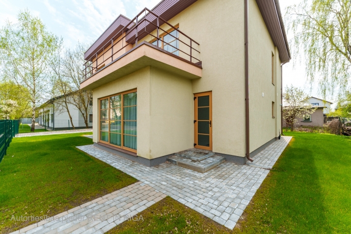 Sludinājumi. Piedāvājam skaistu māju pašā Purvciema centrā, pēc pilnīgas kosmētiskās renovācijas un ar jaunu, Cena: 380000 EUR Foto #7