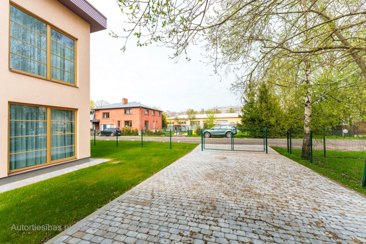 Sludinājumi. Piedāvājam skaistu māju pašā Purvciema centrā, pēc pilnīgas kosmētiskās renovācijas un ar jaunu, Cena: 380000 EUR Foto #8