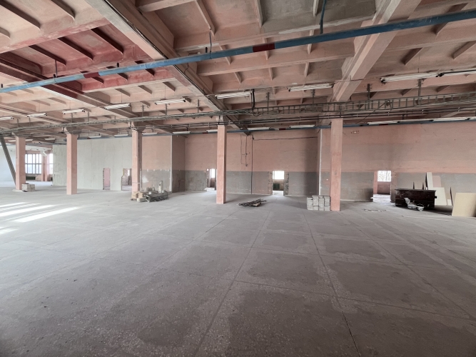 Sludinājumi. Apkurinātas noliktavu telpas 3. stāvā ar kravas liftu ap 3t.  Ir iespēja pielāgot tās nomnieka Cena: 6320 EUR/mēn Foto #2