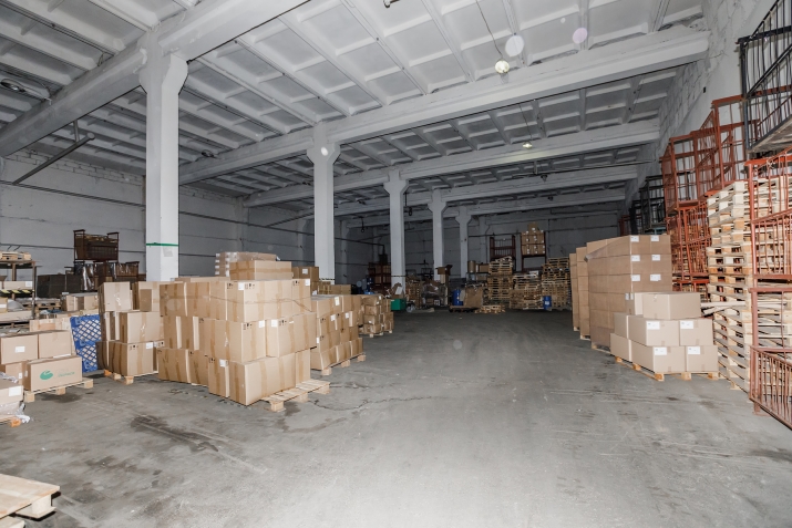 Sludinājumi. Industriālais parks Ziepniekalnā iznomā apkurināmas noliktavas telpas. Piedāvājam nomāt apkurināmo Cena: 3348 EUR/mēn Foto #1