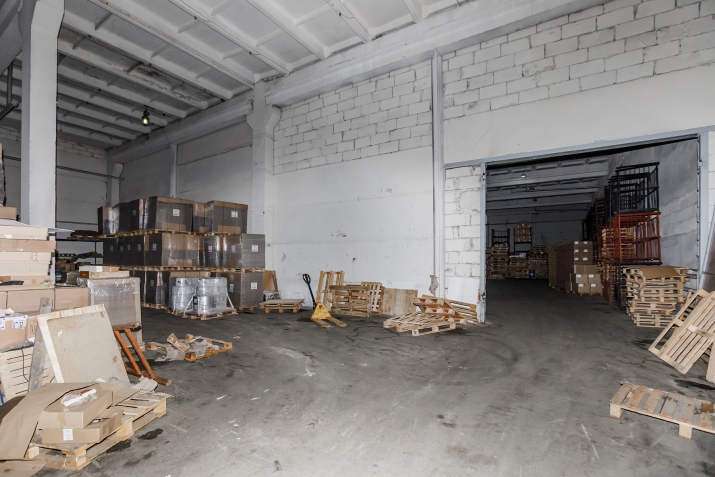 Sludinājumi. Industriālais parks Ziepniekalnā iznomā apkurināmas noliktavas telpas. Piedāvājam nomāt apkurināmo Cena: 3348 EUR/mēn Foto #2