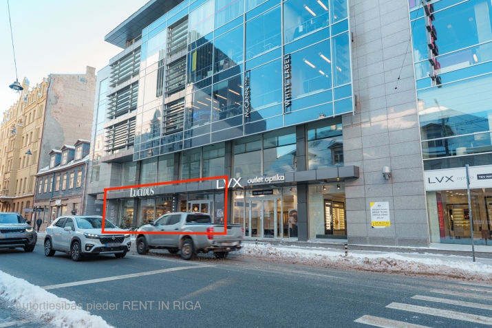 Sludinājumi. Tirdzniecības telpas aktīvajā Terbatas un Lāčplēša ielu krustojumā.  + Plaši vitrīnu logi, ieeja no Cena: 3600 EUR/mēn Foto #3