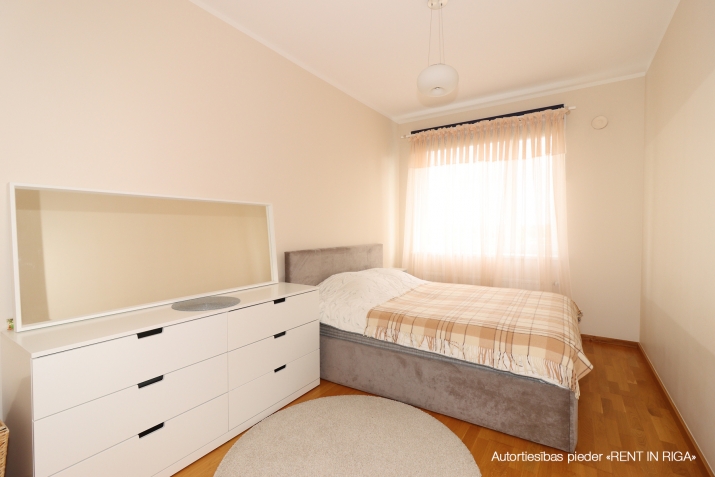 Sludinājumi. Pārdod mēbelētu un pilnībā aprīkotu 4-istabu dzīvokli prestižajā projektā Skanstes Virsotnes. Cena: 310000 EUR Foto #5