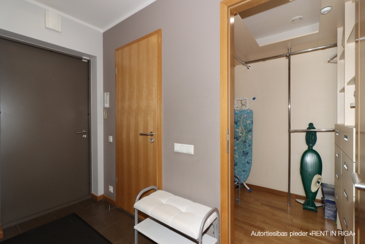 Sludinājumi. Pārdod mēbelētu un pilnībā aprīkotu 4-istabu dzīvokli prestižajā projektā Skanstes Virsotnes. Cena: 310000 EUR Foto #7