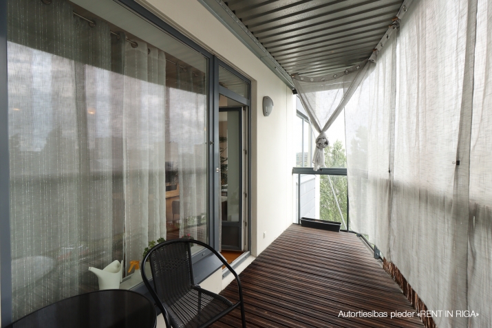 Sludinājumi. Pārdod mēbelētu un pilnībā aprīkotu 4-istabu dzīvokli prestižajā projektā Skanstes Virsotnes. Cena: 310000 EUR Foto #9