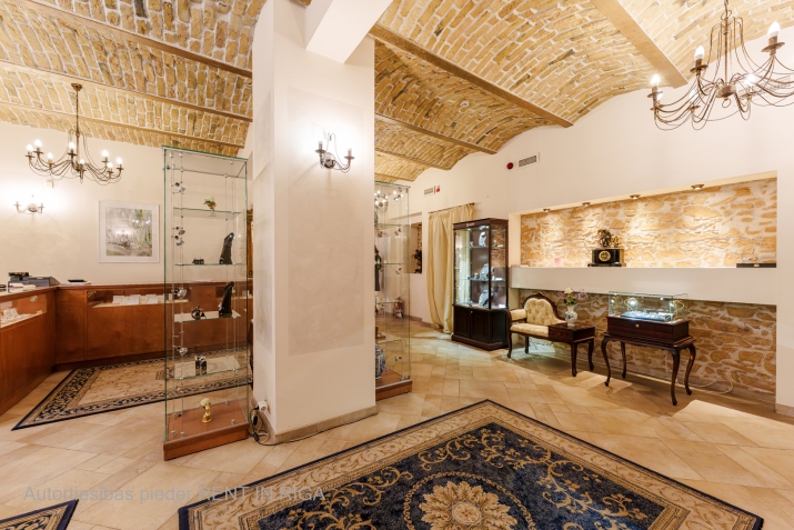 Объявление. Сдаются коммерческие помещения в самом центре Риги  на пересечении улиц Базницас и Дзирнаву!  Цена: 1000 EUR/мес. Foto #3