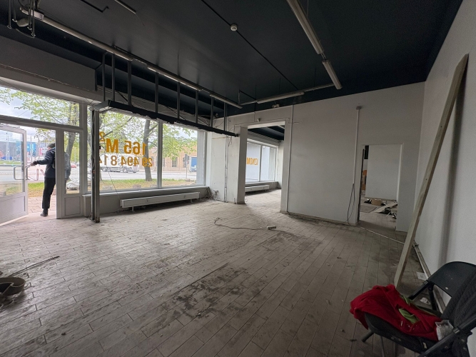 Sludinājumi. Pieejamas tirdzniecības telpas unikālā vietā  pretī Nacionālajai bibliotēkai.  Telpu kopējā platība Cena: 1100 EUR/mēn Foto #3