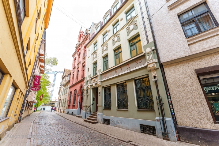 Sludinājumi. Šarms, elegance un prestižs  Jūsu jaunais īpašums Kalēju ielā, Vecrīgas sirdī!  Sešu stāvu ēka ar Cena: 1.1078e+06 EUR Foto #1