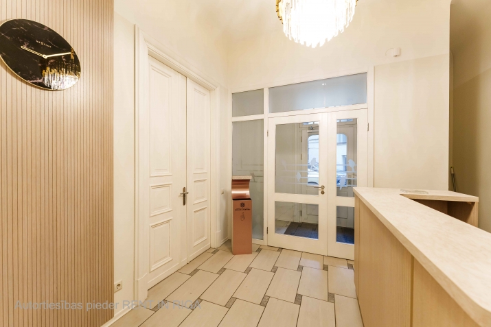 Sludinājumi. Mūsdienīgs birojs nomai  Elizabetes iela 69, Rīgas centrs  Birojs tiek nomāts nemēbelēts!  Cena: 1000 EUR/mēn Foto #2