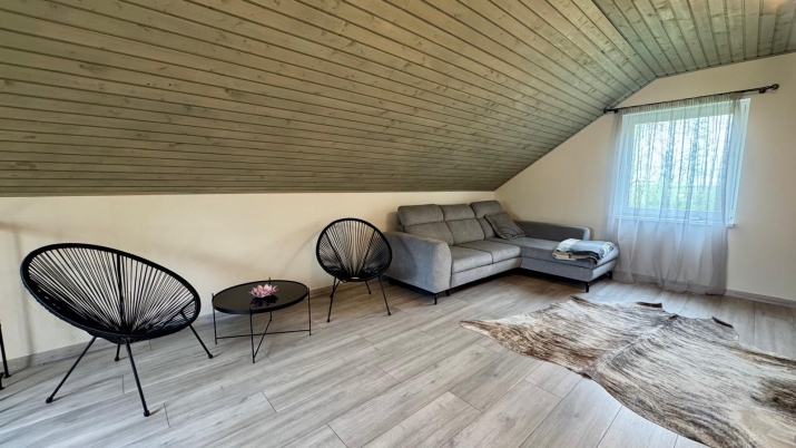 Объявление. Продаётся  качественно построенный дом у озера Бабите. Сочетает комфорт, близость к природе и Ригу Цена: 186000 EUR Foto #3