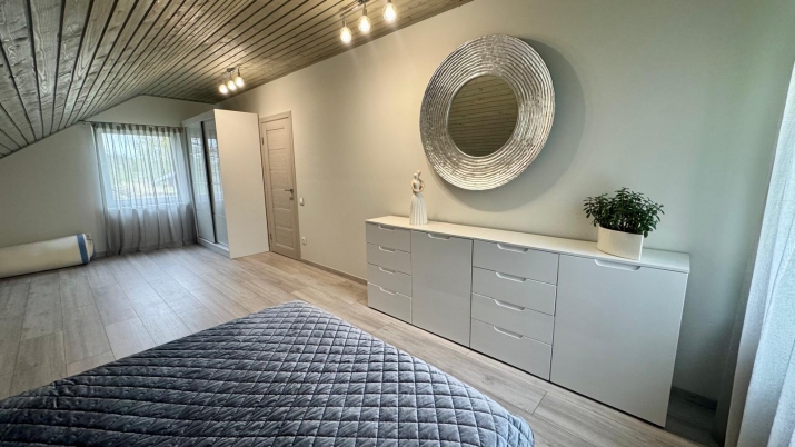 Объявление. Продаётся  качественно построенный дом у озера Бабите. Сочетает комфорт, близость к природе и Ригу Цена: 186000 EUR Foto #7