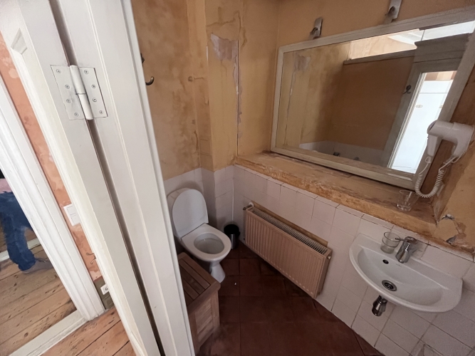 Sludinājumi. Viesnīcas ēka Vecrīgā  pašā pilsētas sirdī. Ēkai ir lieliska redzamība, un apkārtējās ielas ir Cena: 5000 EUR/mēn Foto #5