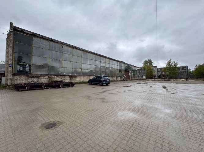 Объявление. Неотапливаемые складские помещения в Румбуле      1-й этаж;      Высота потолков до фермы  7 м;     Цена: 3086 EUR/мес. Foto #6