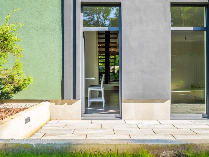 Sludinājumi. Ilgtermiņa īrei pieejama pilnībā jauna, ekskluzīva privātmāja.  Māja atrodas tikai 750 metru Cena: 2700 EUR/mēn Foto #8