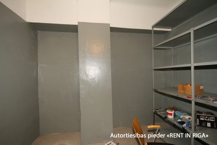 Sludinājumi. Veikala vai vieglās ražošanas telpas Sarkandaugavā  Piedāvājumā plašas un daudzfunkcionālas telpas Cena: 900 EUR/mēn Foto #9