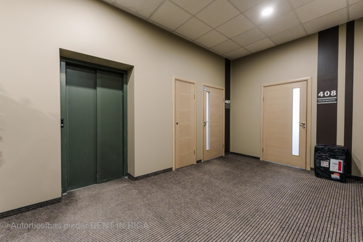 Sludinājumi. Iznomā telpas noliktavai 3.stāvā.  Telpa labi piemērota vieglai ražošanai, noliktavai.  Ir Cena: 280 EUR/mēn Foto #7