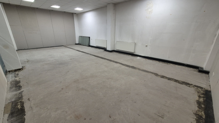 Sludinājumi. Iznomā telpas noliktavai 3.stāvā.  Telpa labi piemērota vieglai ražošanai, noliktavai.  Ir Cena: 280 EUR/mēn Foto #4