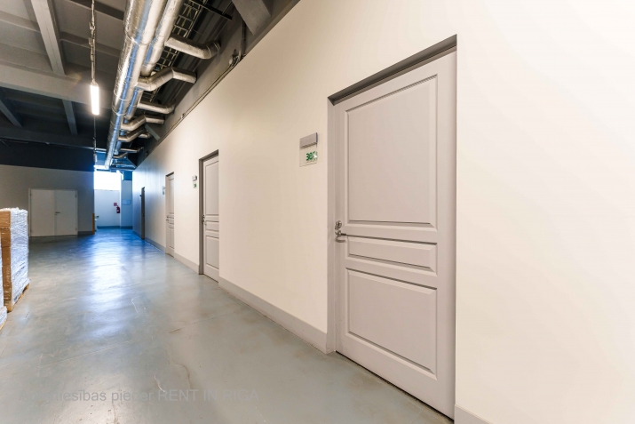 Sludinājumi. Biroja telpas Imantā, renovētā ēkā.  Telpas izvietotas ēkas 3. stāvā. Koplietošanas WC.  Ēka Cena: 170 EUR/mēn Foto #5