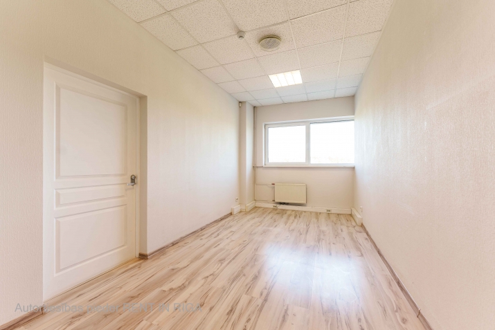 Sludinājumi. Biroja telpas Imantā, renovētā ēkā.  Telpas izvietotas ēkas 3. stāvā. Koplietošanas WC.  Ēka Cena: 170 EUR/mēn Foto #2