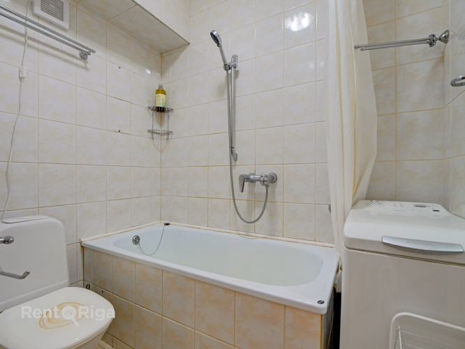 Sludinājumi. Pārdošanā kvalitatīvs 2 istabu dzīvoklis Katrīnas dambī 20A  Piedāvājumā gaišs un mājīgs 2 istabu Cena: 66800 EUR Foto #3