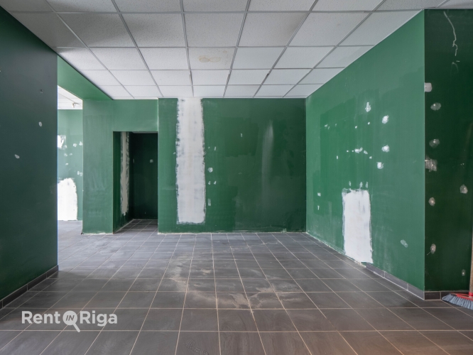 Sludinājumi. Tirdzniecības telpas uz aktīvā Brīvības un Miera ielas krustojuma.  + plaša tirdzniecības zāle; + Cena: 1293 EUR/mēn Foto #7