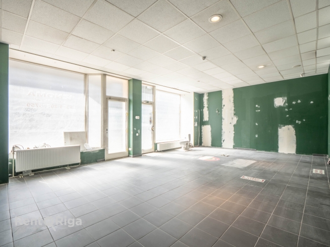 Sludinājumi. Tirdzniecības telpas uz aktīvā Brīvības un Miera ielas krustojuma.  + plaša tirdzniecības zāle; + Cena: 1293 EUR/mēn Foto #5