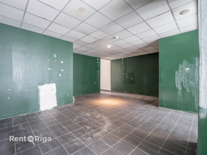 Sludinājumi. Tirdzniecības telpas uz aktīvā Brīvības un Miera ielas krustojuma.  + plaša tirdzniecības zāle; + Cena: 1293 EUR/mēn Foto #9