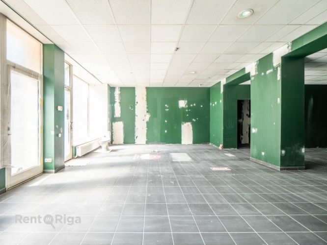 Sludinājumi. Tirdzniecības telpas uz aktīvā Brīvības un Miera ielas krustojuma.  + plaša tirdzniecības zāle; + Cena: 1293 EUR/mēn Foto #4