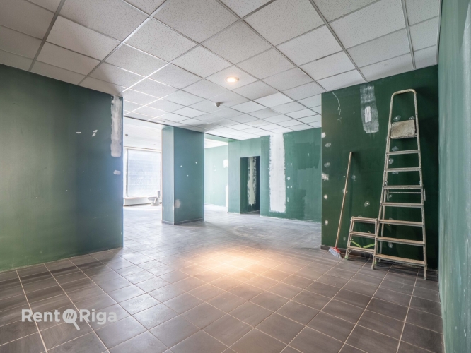 Sludinājumi. Tirdzniecības telpas uz aktīvā Brīvības un Miera ielas krustojuma.  + plaša tirdzniecības zāle; + Cena: 1293 EUR/mēn Foto #2