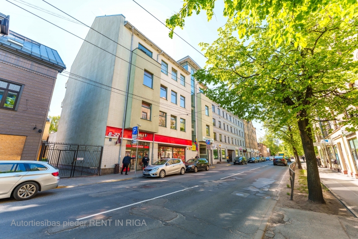 Объявление. Торговое помещение в Агенскалнсе      Первый этаж;      Площадь включает торговый зал, складские Цена: 5121 EUR/мес. Foto #8