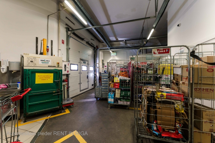 Объявление. Торговое помещение в Агенскалнсе      Первый этаж;      Площадь включает торговый зал, складские Цена: 5121 EUR/мес. Foto #7