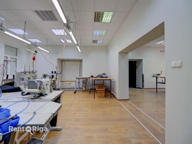 Sludinājumi. Piedāvājumā ražošanas telpas ar biroja telpām  ērts un daudzpusīgs risinājums jūsu vajadzībām!  Cena: 2000 EUR/mēn Foto #8