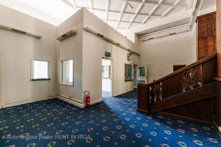 Sludinājumi. Nomai pieejams reprezentabls namīpašums pašā Rīgas sirdī ar skatu uz Bastejkalnu!  Atsevišķi Cena: 35000 EUR/mēn Foto #3