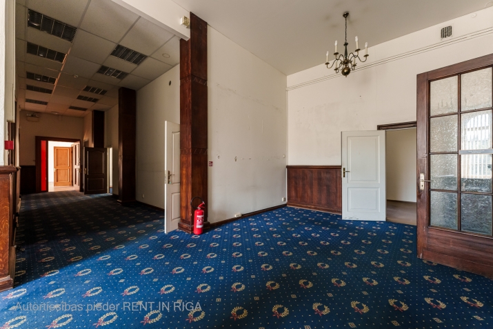 Sludinājumi. Nomai pieejams reprezentabls namīpašums pašā Rīgas sirdī ar skatu uz Bastejkalnu!  Atsevišķi Cena: 35000 EUR/mēn Foto #6