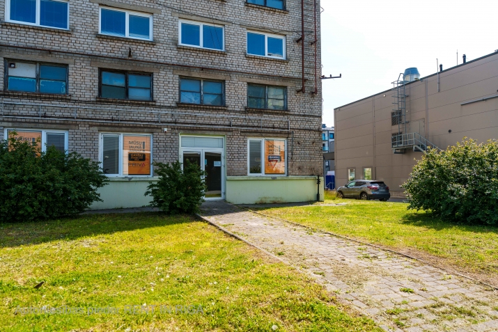 Sludinājumi. Daudzfunkcionālas komercplatības Purvciemā, blakus t/c Domina.  Piedāvājam nomai autonomas Cena: 432 EUR/mēn Foto #1