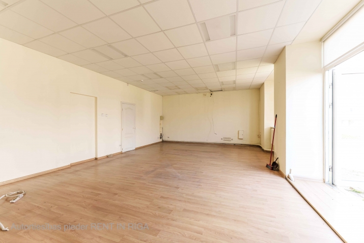 Sludinājumi. Daudzfunkcionālas komercplatības Purvciemā, blakus t/c Domina.  Piedāvājam nomai autonomas Cena: 432 EUR/mēn Foto #5