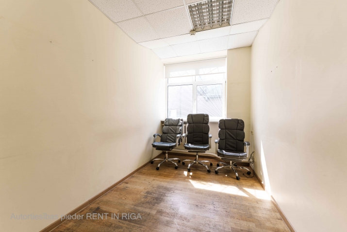 Sludinājumi. Daudzfunkcionālas komercplatības Purvciemā, blakus t/c Domina.  Piedāvājam nomai autonomas Cena: 432 EUR/mēn Foto #6